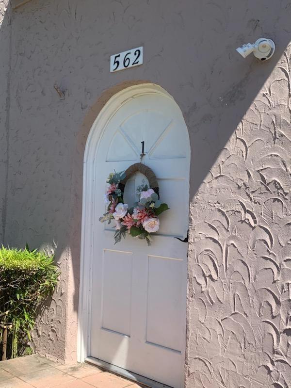 With Private Entrance *